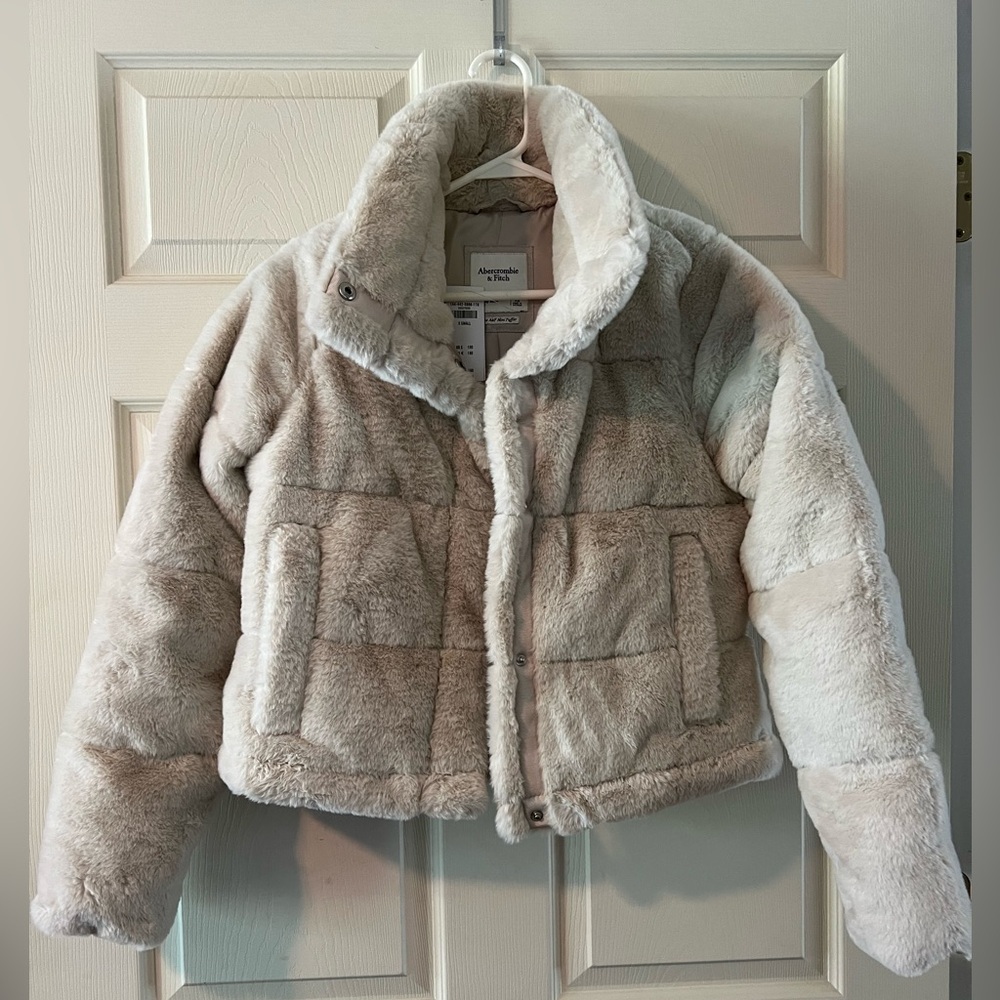 Abercrombie & Fitch Jacket - Women’s Mini Puffer XS - NWT